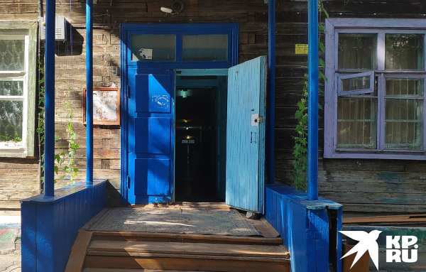 &laquo;На ногах у него уже язвы, а родные его лечат водкой&raquo;: парализованный инвалид гниет заживо в собственной квартире