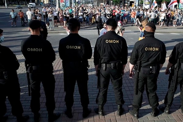 Что творится в Белоруссии: Почему раньше Батька во всем винил Запад, а теперь - Восток Что творится в Белоруссии: Почему раньше Батька во всем винил Запад, а теперь - Восток