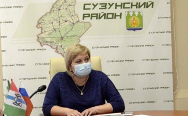 Почти на 350 тысяч рублей увеличился доход главы Сузунского района