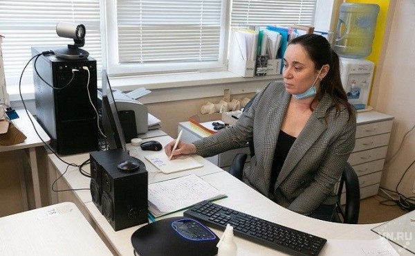 «Невозможно вести урок с завязанным ртом»: директора школ о требованиях Роспотребнадзора «Невозможно вести урок с завязанным ртом»: директора школ о требованиях Роспотребнадзора