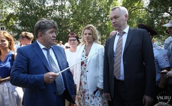 Комплексный подход в благоустройстве дворов показали губернатору в Бердске