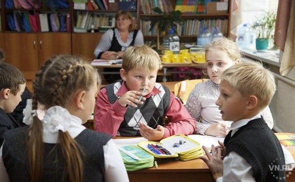 Пособие 10000: будет ли новая выплата к учебному году