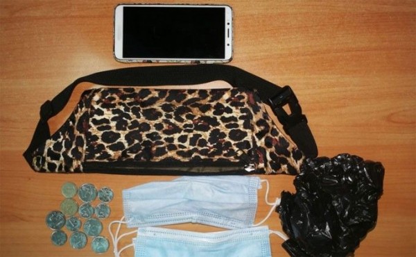 Украла у 6-летней девочки телефон и подарила внуку жительница Барабинска