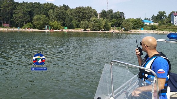 Ребёнок нырнул с катамарана и разбил голову в Новосибирске