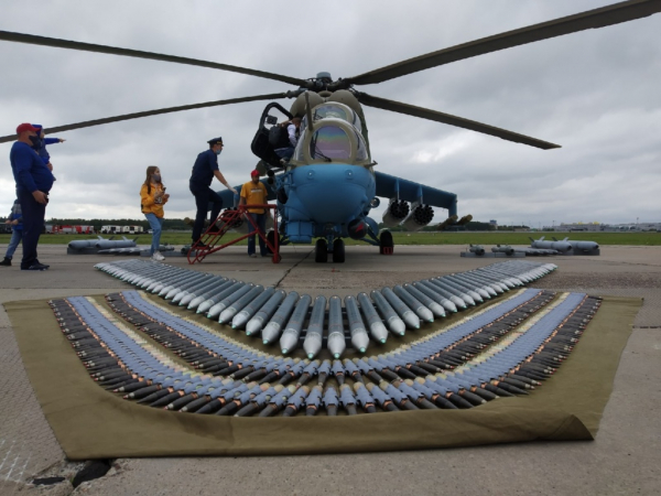 &laquo;Орлан&raquo;, &laquo;Панцирь&raquo; и самый воюющий вертолет в мире &mdash; форум &laquo;Армия 2020&raquo; в Новосибирске