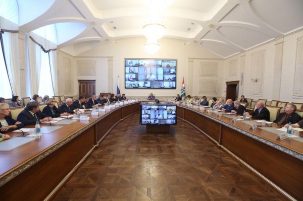 Губернатор Владимир Городецкий поручил разработать новую программу по трудоустройству инвалидов Губернатор Владимир Городецкий поручил разработать новую программу по трудоустройству инвалидов