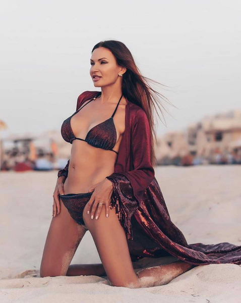 Возраст пляжу не помеха: Проклова в свои 66 и Бледанс в 51 сражают фото в бикини Возраст пляжу не помеха: Проклова в свои 66 и Бледанс в 51 сражают фото в бикини