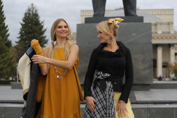 &laquo;Переменам &ndash; да, ковиду &ndash; нет&raquo;: красотки в желтом заполонили площадь Ленина