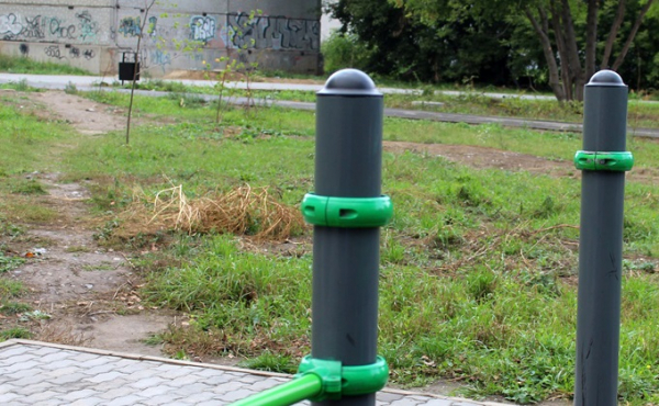 Вандалы громят новые сквер и парк в Искитиме