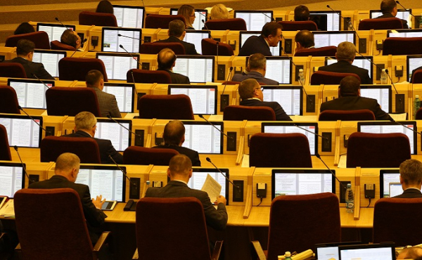 Стала известна численность партийных фракций в новом Законодательном собрании