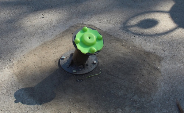 Вандалы громят новые сквер и парк в Искитиме