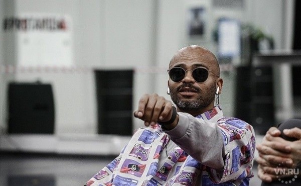 Танцор Мигель призвал новосибирцев к свободе от предрассудков Танцор Мигель призвал новосибирцев к свободе от предрассудков