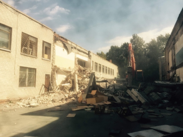 Снос школы № 54 начали в Новосибирске Снос школы № 54 начали в Новосибирске