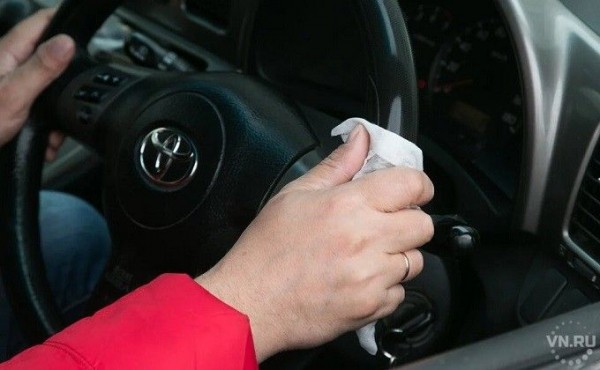 Таксист пырнул ножом в горло пассажира из-за платы за проезд