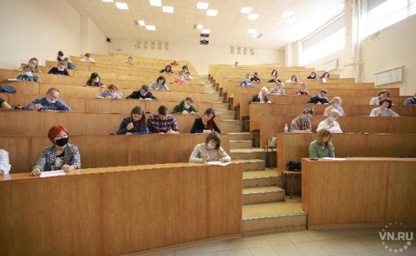 Тотальный диктант-2020 написали новосибирцы в институтах, кинотеатрах и тюрьмах