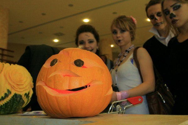 Афиша выходных: бал вампиров, #Читайфест и&nbsp;артхаус в&nbsp;кино