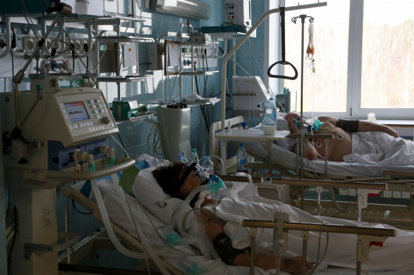 &laquo;Хрипят, пытаясь заглотить воздух&raquo;: репортаж из ковидной реанимации 