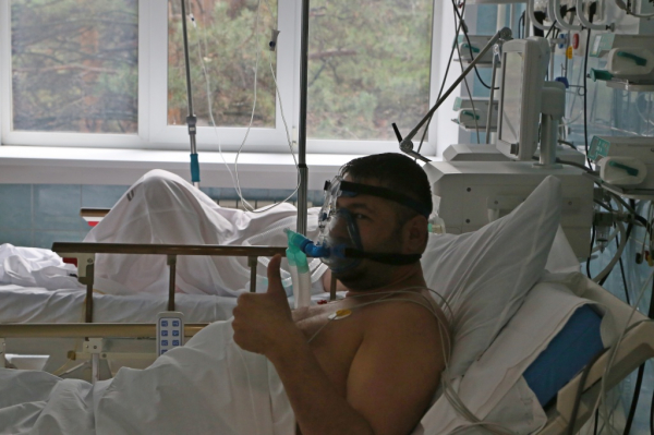 &laquo;Хрипят, пытаясь заглотить воздух&raquo;: репортаж из ковидной реанимации 