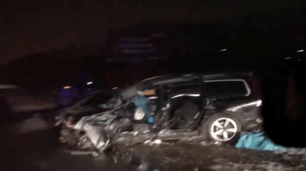 Автомобиль залетел под грузовик в Новосибирской области