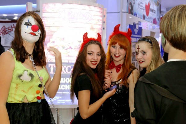 Афиша выходных: бал вампиров, #Читайфест и&nbsp;артхаус в&nbsp;кино