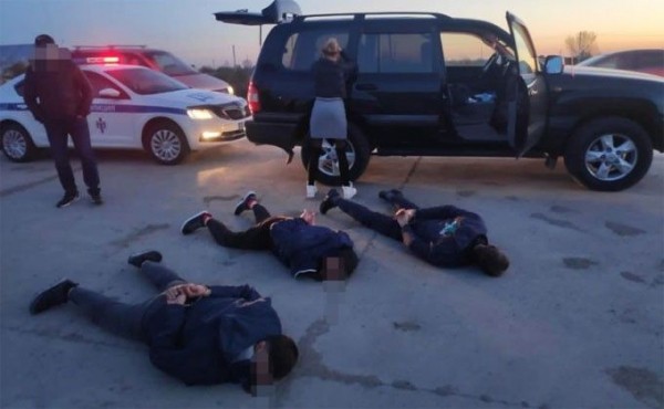 Омичи захватили в плен женщину и мужчину в Новосибирске