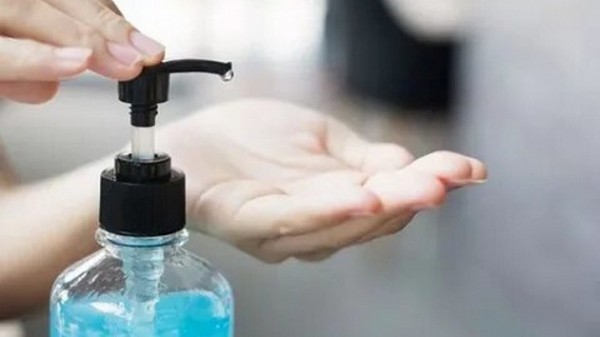 За отсутствие антисептика оштрафуют магазин одежды в ТЦ Новосибирска