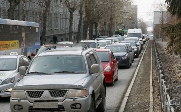 Треть новосибирцев оставляет старые номера при покупке автомобиля