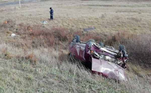 Двое мужчин вылетели из автомобиля &ndash; один погиб