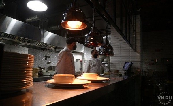 Работу общепита и ночных клубов ограничили в регионе из-за второй волны коронавируса