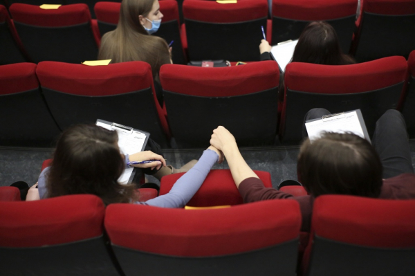 Тотальный диктант-2020 написали новосибирцы в институтах, кинотеатрах и тюрьмах