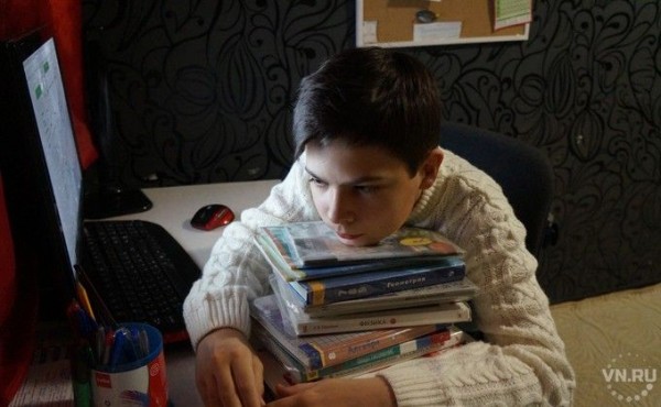 140 тысяч школьников Новосибирской области начнут четверть на дистанте