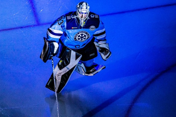 Антон Красоткин: "В "Сибири" все три вратаря пашут каждый день" Антон Красоткин: "В "Сибири" все три вратаря пашут каждый день"