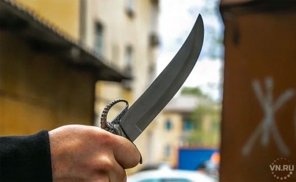 Подросток 10 раз всадил нож в шею противника из-за чужой женщины