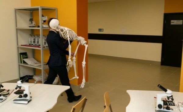 Школьные каникулы решили продлить: названа дата начала второй четверти