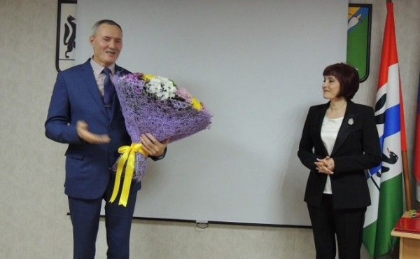 Новый глава Краснозерского района утверждена в должности Новый глава Краснозерского района утверждена в должности