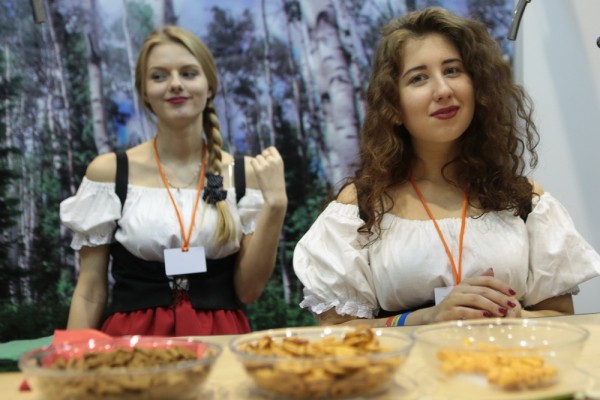 Афиша выходных: День матери, гаражка и&nbsp;рождественский базар