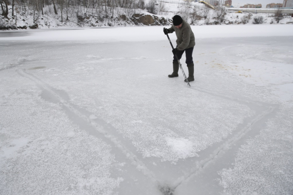Моржи открыли зимний сезон купания в Новосибирске Моржи открыли зимний сезон купания в Новосибирске