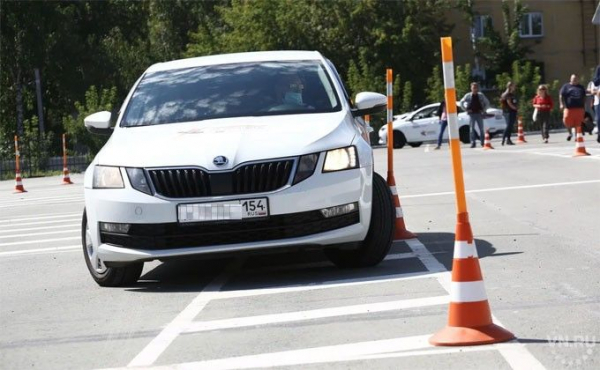 На «троечку» водят машины почти половина новосибирцев На «троечку» водят машины почти половина новосибирцев