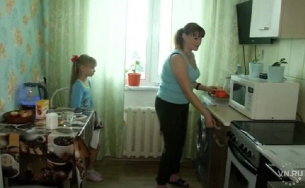 Мать-одиночка с двумя детьми пожаловалась на выселение Мать-одиночка с двумя детьми пожаловалась на выселение