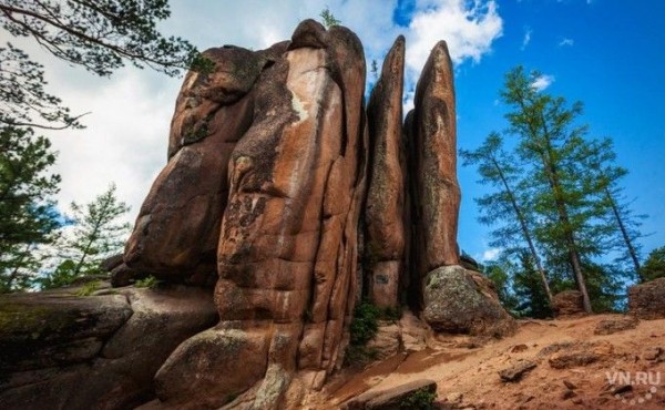 Туристам и скалолазам из Новосибирска доступна книга историй о знаменитых Столбах