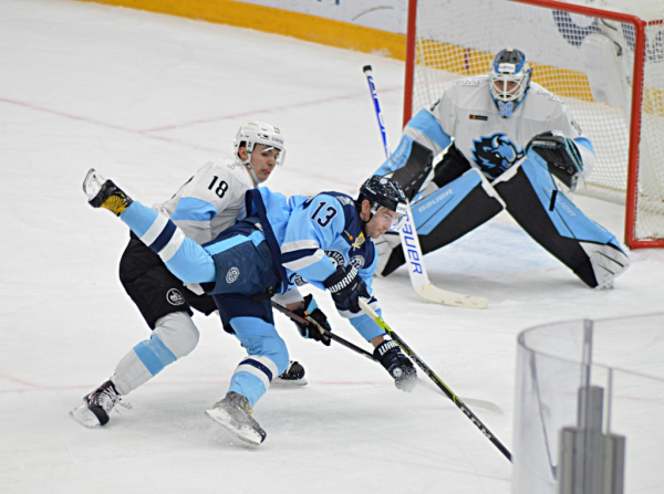 Кошмар на домашнем льду: &laquo;Сибирь&raquo; в пух и прах проиграла минскому &laquo;Динамо&raquo;