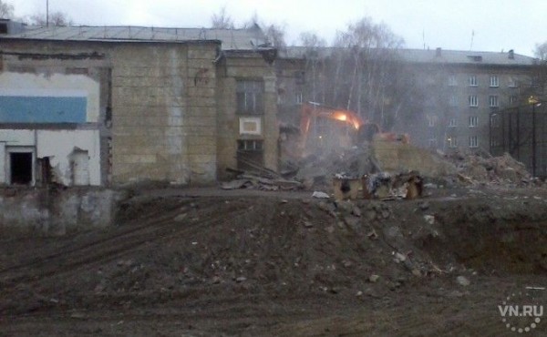 Второй этап сноса школы №54 начался в Новосибирске
