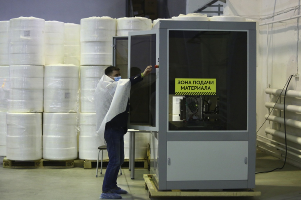 Маски с серебром от вирусов начали выпускать в Новосибирске Маски с серебром от вирусов начали выпускать в Новосибирске