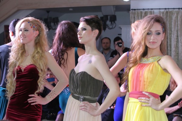 Афиша выходных: Белый фестиваль, показ мод и корейский косплей айдолов Афиша выходных: Белый фестиваль, показ мод и корейский косплей айдолов