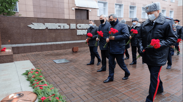 Андрей Травников поздравил работников органов внутренних дел с праздником 