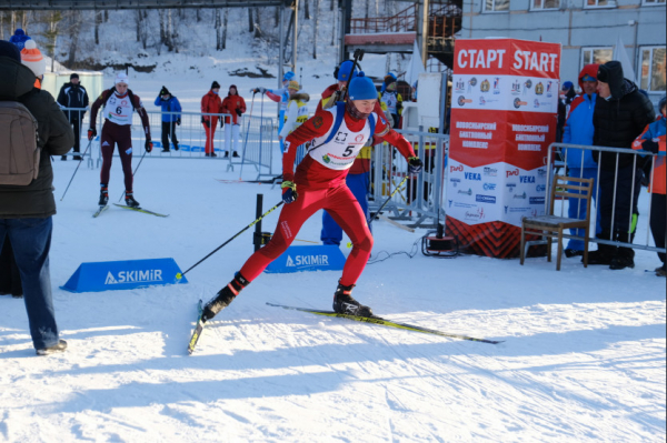 Юных биатлонистов наградил губернатор Новосибирской области