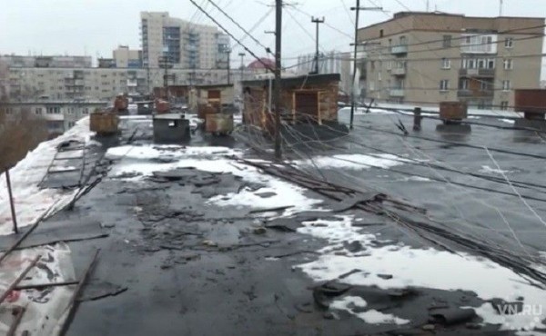 Заливает с потолка после ремонта крыши квартиры на Кошурникова