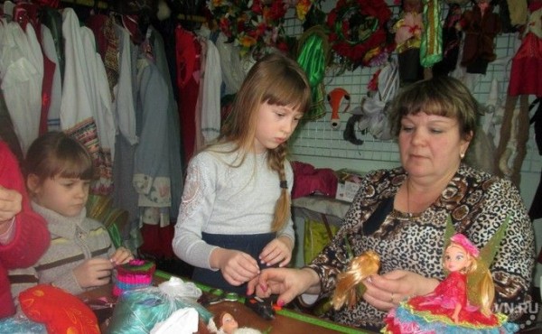 Кукольный театр для детсадовцев устроили школьники Татарского района