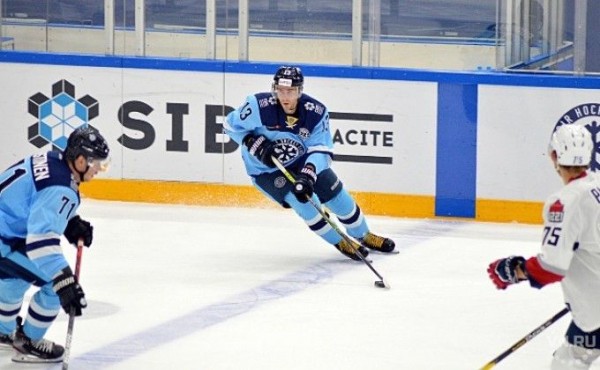 Новосибирская «Сибирь» выиграла у нижегородского «Торпедо» Новосибирская «Сибирь» выиграла у нижегородского «Торпедо»