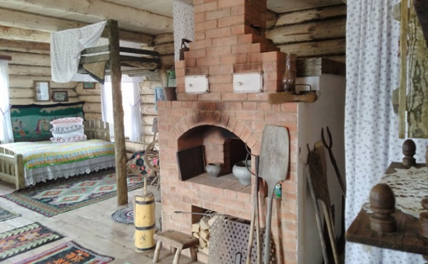 Человек ищет, где лучше